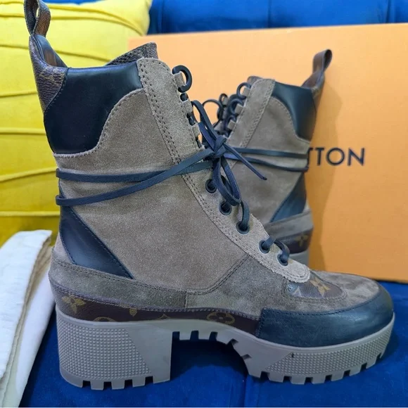 Louis Vuitton Olive and Black Lace-Up Boots - Picture 5 of 14